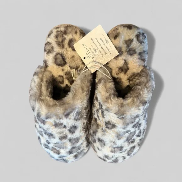 Anna & Ava Leopard Print Faux Fur Slippers, NEW - Picture 4 of 5